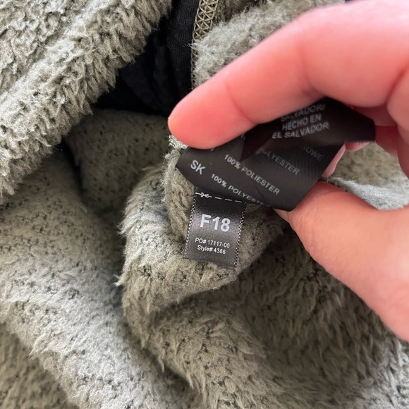 Kuhl Avalon Snap Pullover Fleece Size Small Green - Picture 5 of 7